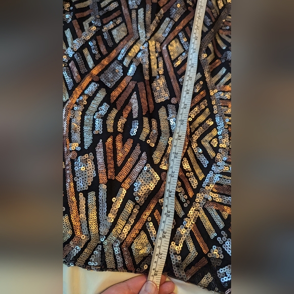 Olivia Matthews sz12 Metallic geometric sequin wiggle dress NWOT - Picture 6 of 6